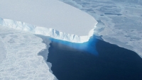 Les conséquences dramatiques du réchauffement climatique sur les glaciers de l&#039;Antarctique