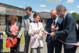 Inauguration par Ségolène Royal du bâtiment technique écologique de la ville de Melle